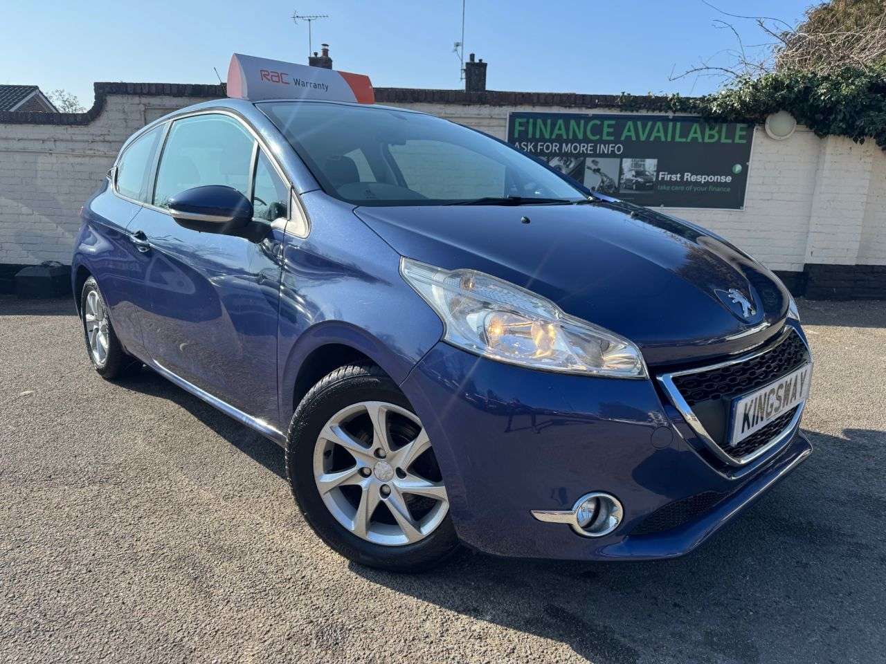 A 2013 PEUGEOT 208 1.0 VTi Active Hatchback 3dr Petrol Manual Euro 5 (68 ps) A 2013 PEUGEOT 208 1.0 VTi Active Hatchback 3dr Petrol Manual Euro 5 (68 ps)