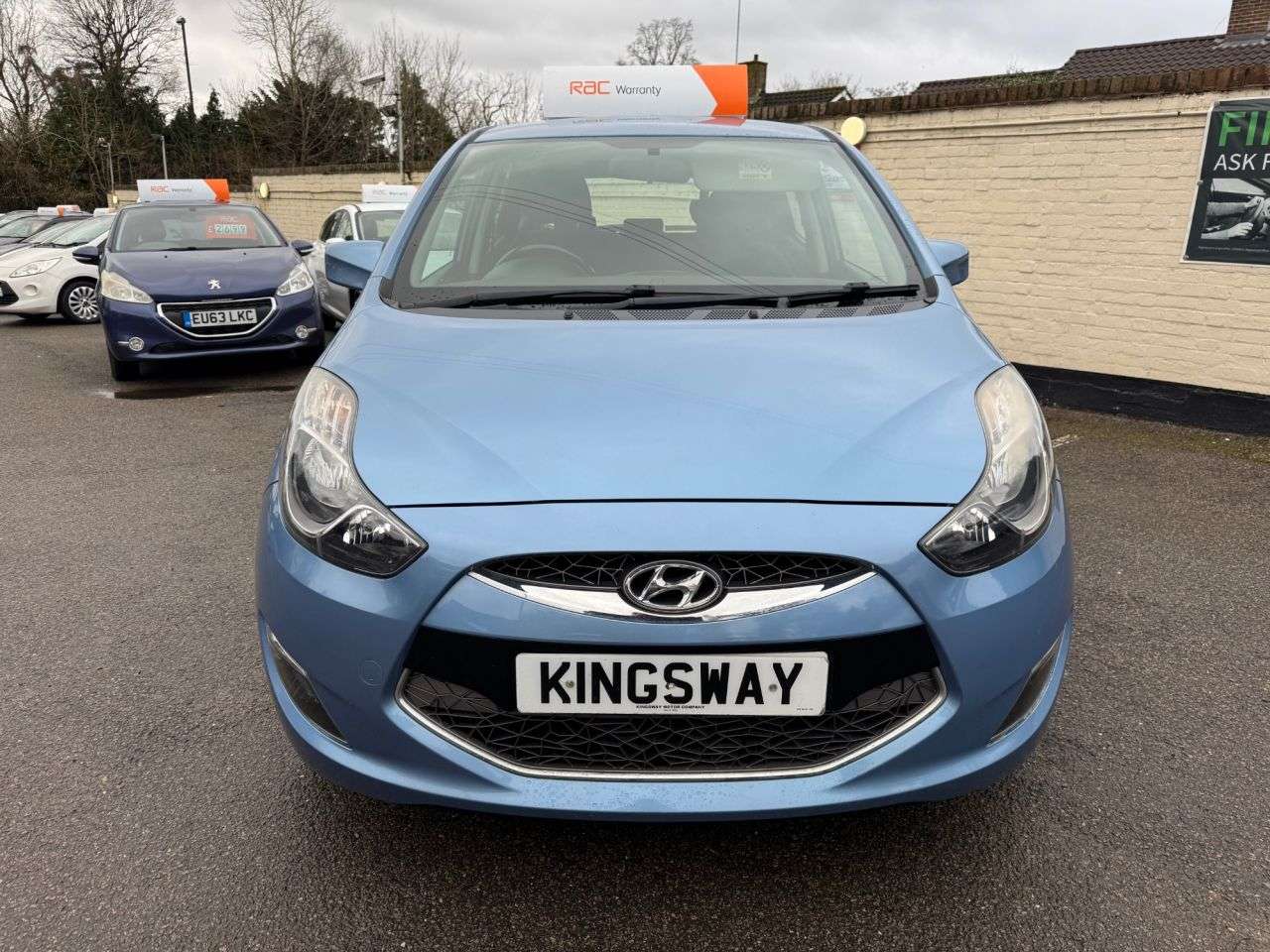 A 2015 HYUNDAI IX20 1.4 Active Hatchback 5dr Petrol Manual Euro 5 (90 bhp) A 2015 HYUNDAI IX20 1.4 Active Hatchback 5dr Petrol Manual Euro 5 (90 bhp)