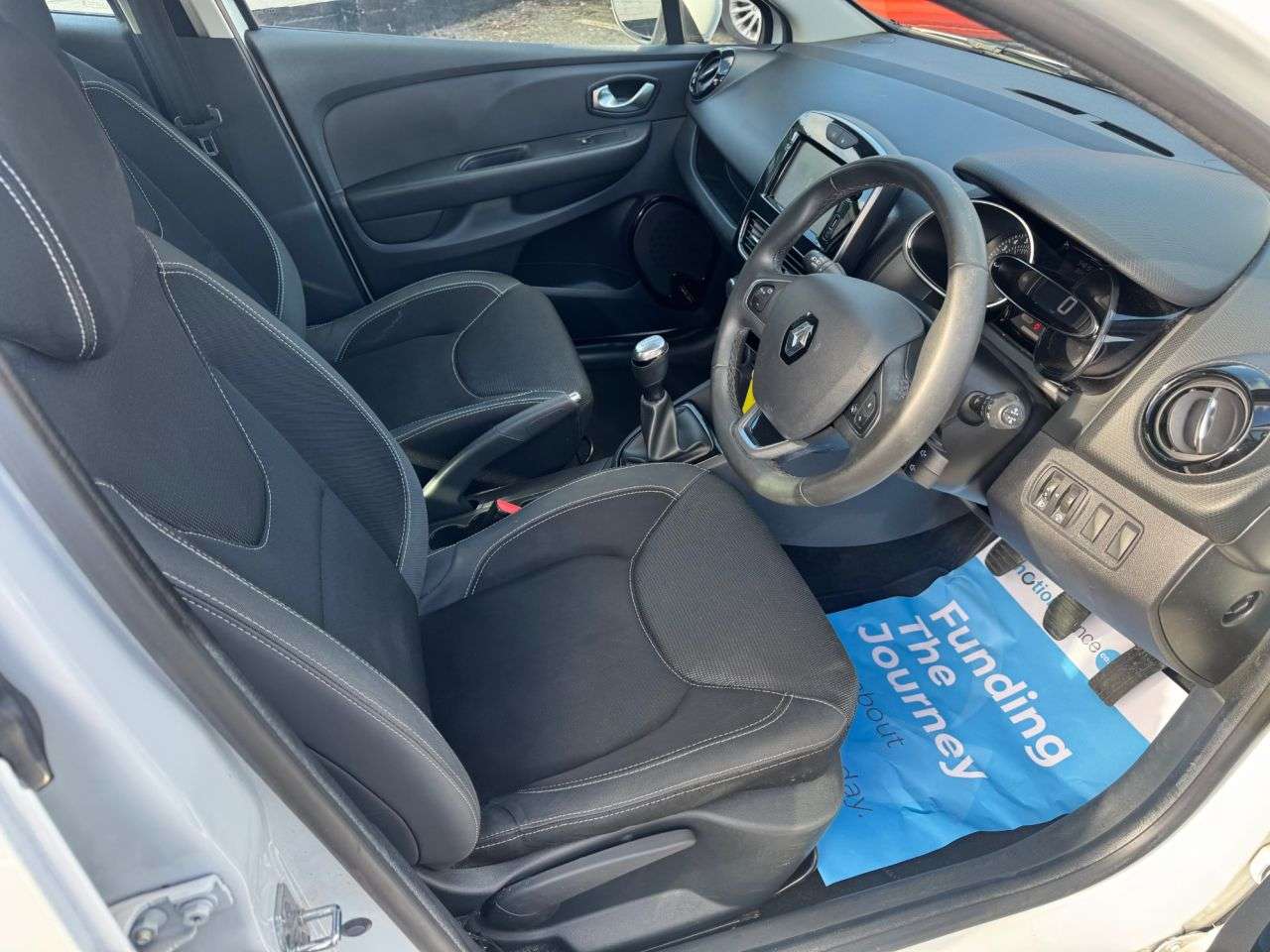 2018 RENAULT CLIO 2018 RENAULT CLIO