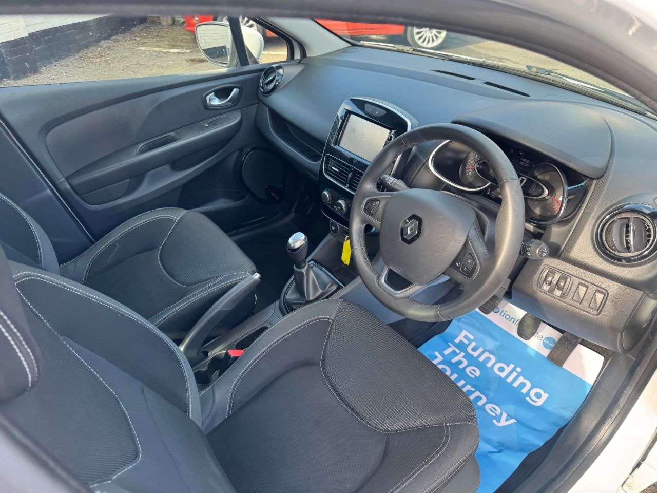 2018 RENAULT CLIO 2018 RENAULT CLIO
