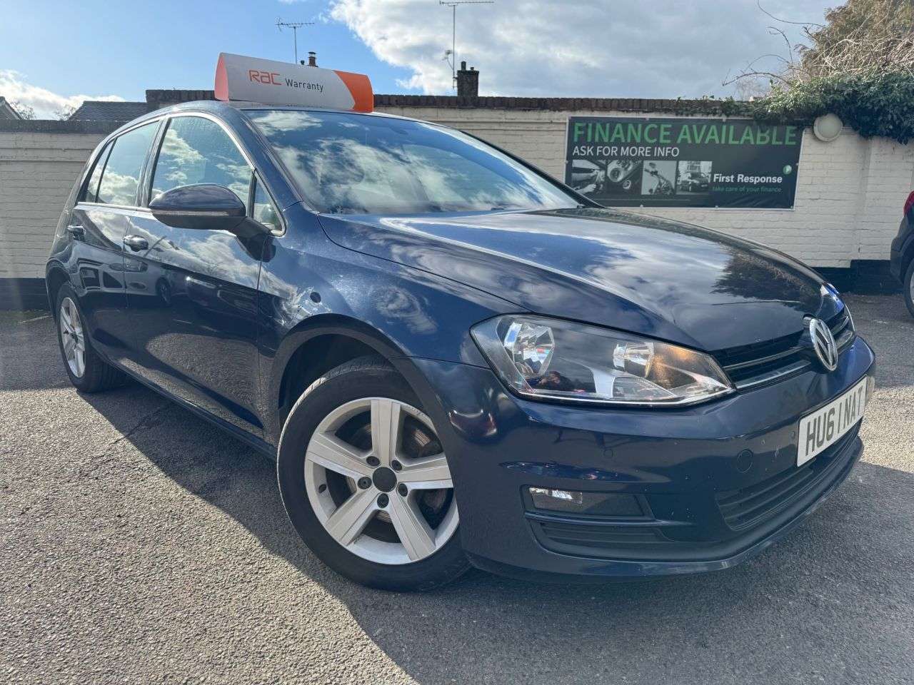 A 2015 VOLKSWAGEN GOLF 1.4 TSI BlueMotion Tech Match Hatchback 5dr Petrol Manual Euro 6 (s/s) (125 A 2015 VOLKSWAGEN GOLF 1.4 TSI BlueMotion Tech Match Hatchback 5dr Petrol Manual Euro 6 (s/s) (125