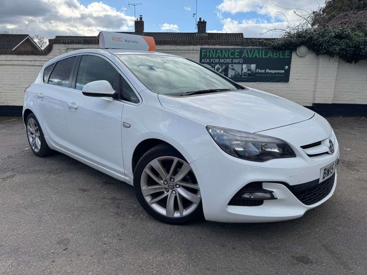 A 2015 VAUXHALL ASTRA 1.6i Tech Line GT Hatchback 5dr Petrol Manual Euro 6 (115 ps) WE WANT YOUR A 2015 VAUXHALL ASTRA 1.6i Tech Line GT Hatchback 5dr Petrol Manual Euro 6 (115 ps) WE WANT YOUR