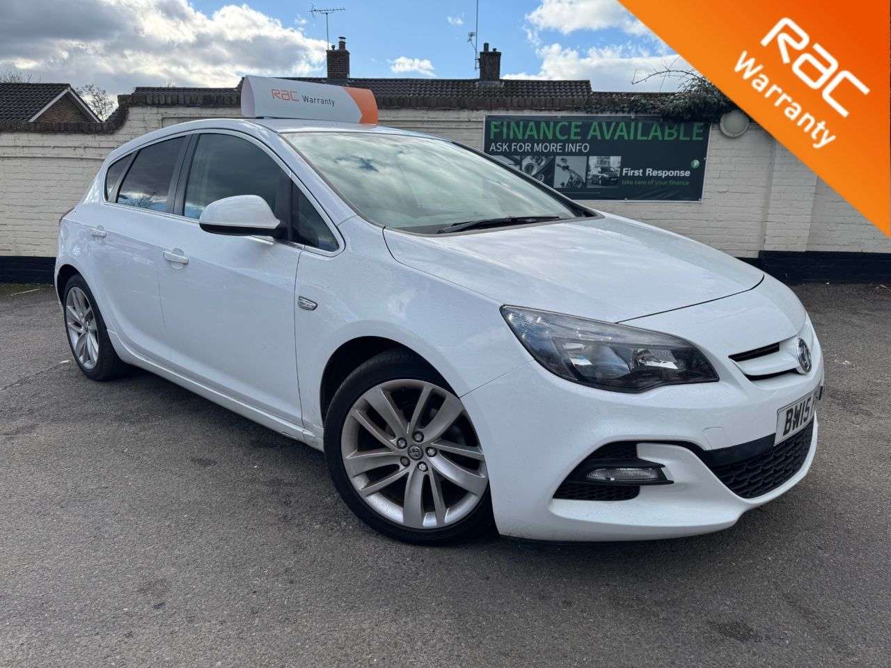 A 2015 VAUXHALL ASTRA 1.6i Tech Line GT Hatchback 5dr Petrol Manual Euro 6 (115 ps) WE WANT YOUR A 2015 VAUXHALL ASTRA 1.6i Tech Line GT Hatchback 5dr Petrol Manual Euro 6 (115 ps) WE WANT YOUR