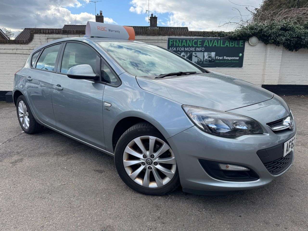 A 2012 VAUXHALL ASTRA 1.7 CDTi Active Hatchback 5dr Diesel Manual Euro 5 (110 ps) WE WANT YOUR PA A 2012 VAUXHALL ASTRA 1.7 CDTi Active Hatchback 5dr Diesel Manual Euro 5 (110 ps) WE WANT YOUR PA