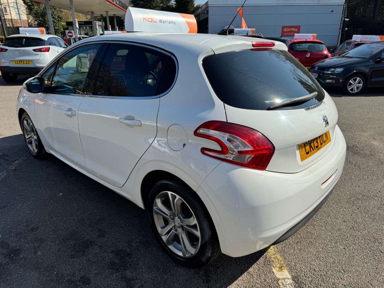 2013 PEUGEOT 208 2013 PEUGEOT 208