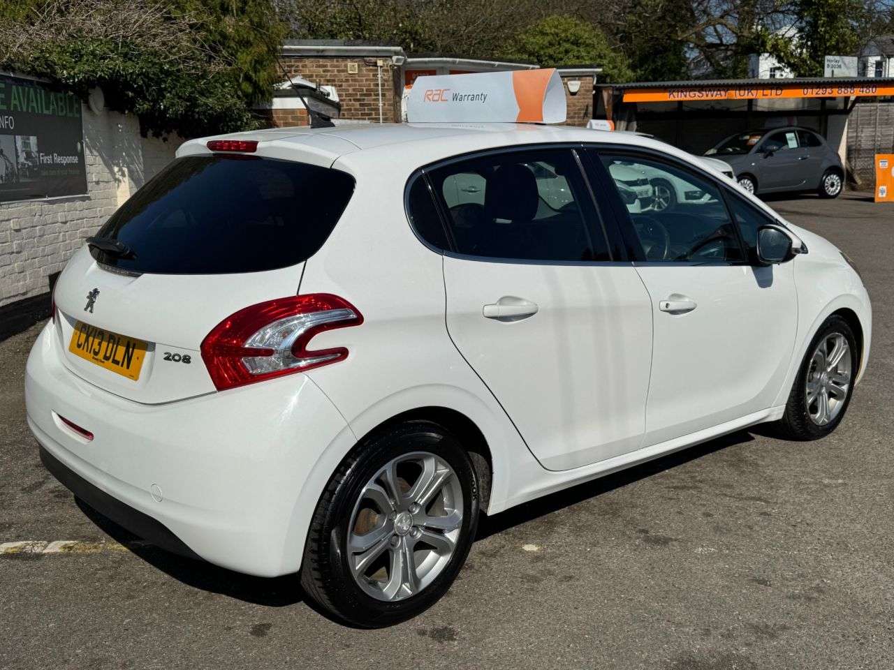 2013 PEUGEOT 208 2013 PEUGEOT 208