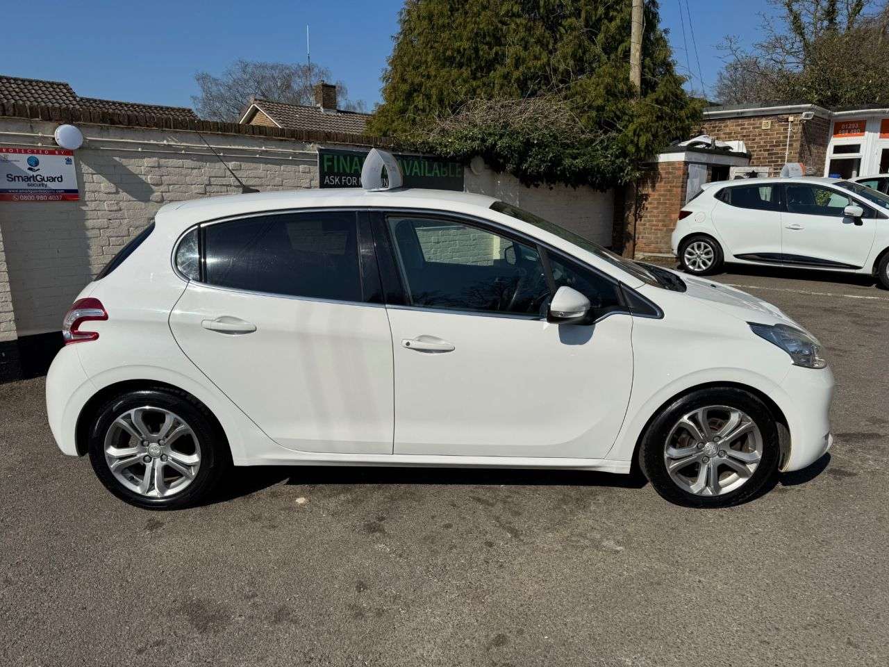 2013 PEUGEOT 208 2013 PEUGEOT 208
