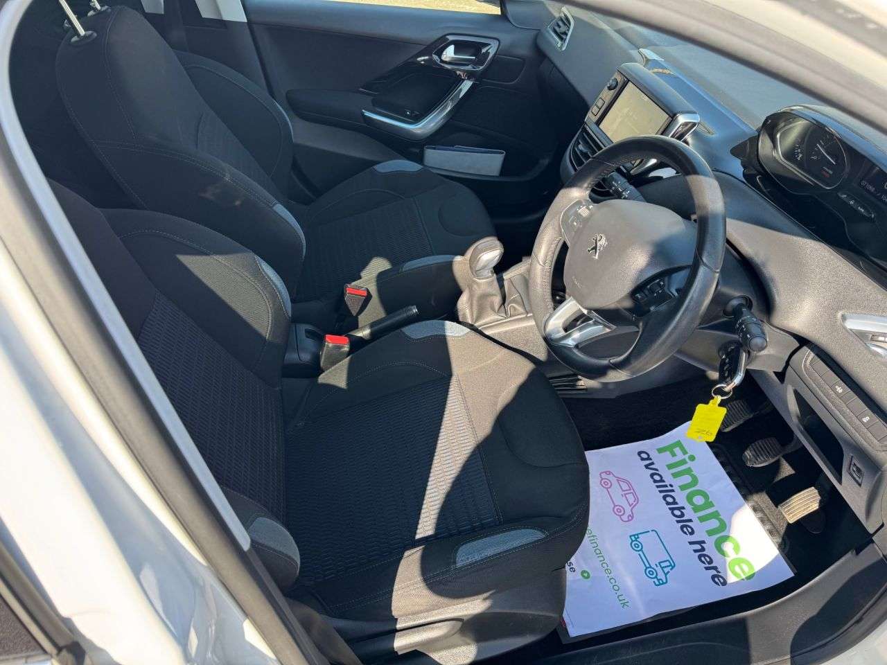 2013 PEUGEOT 208 2013 PEUGEOT 208