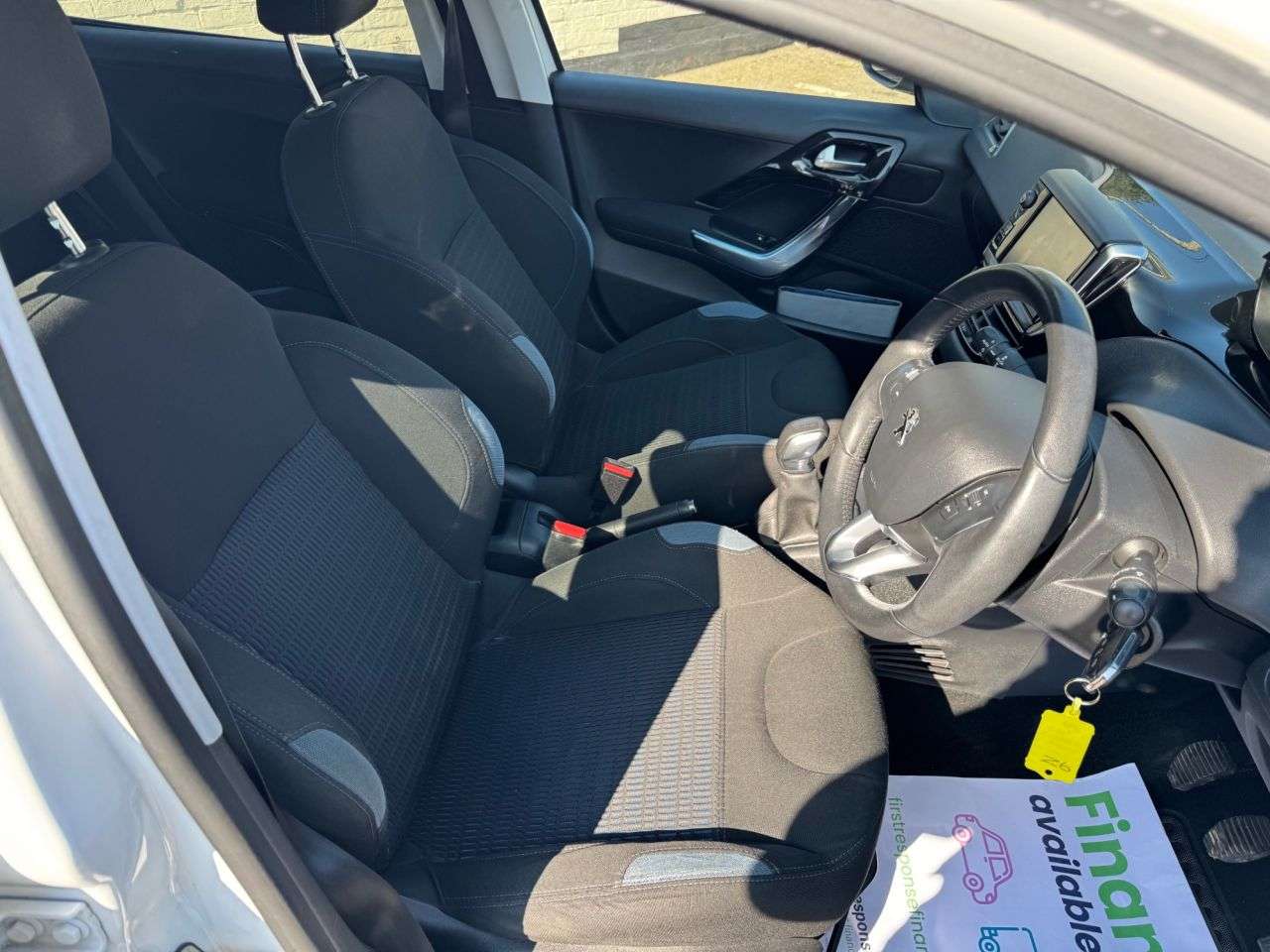 2013 PEUGEOT 208 2013 PEUGEOT 208