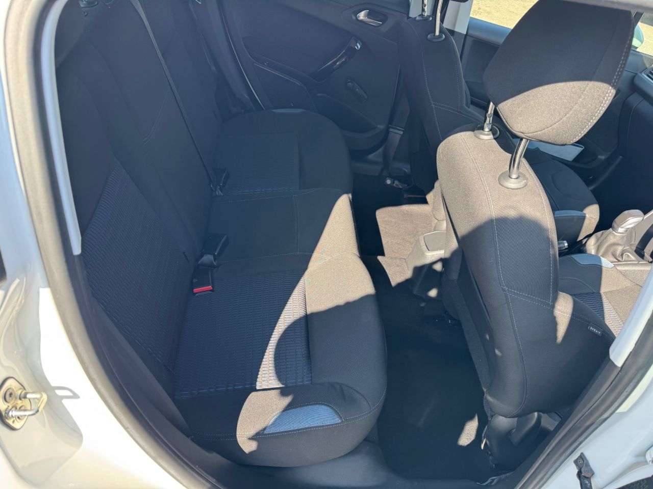 2013 PEUGEOT 208 2013 PEUGEOT 208