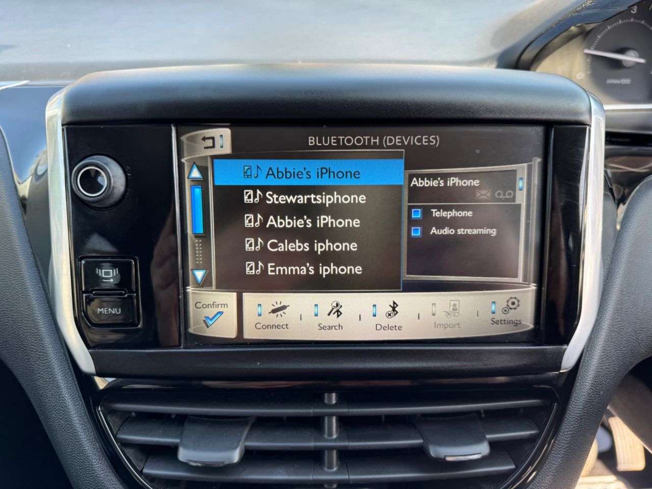 2013 PEUGEOT 208 2013 PEUGEOT 208