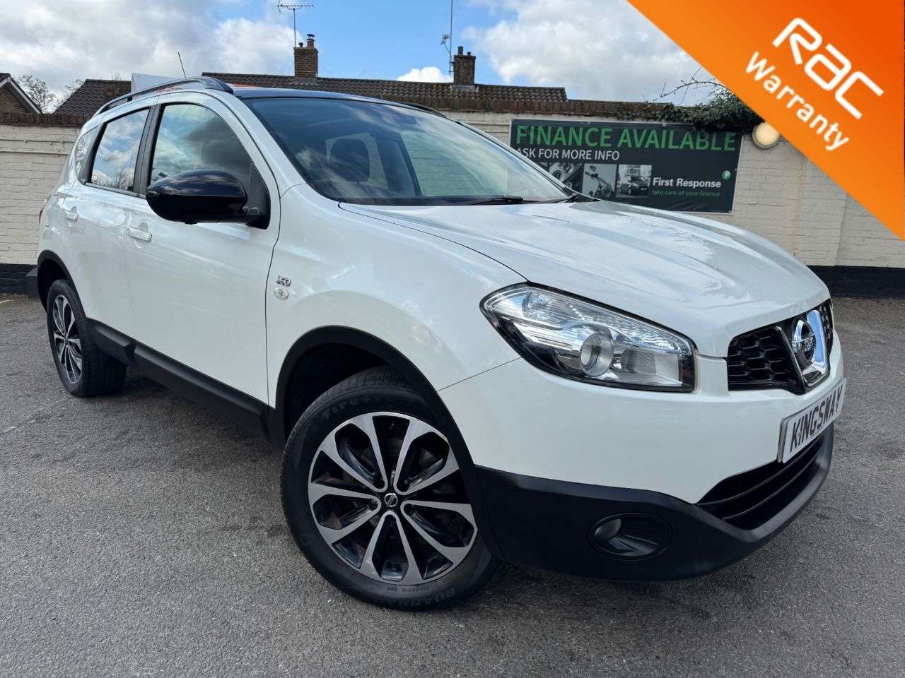 A 2013 NISSAN QASHQAI 1.6 360 SUV 5dr Petrol Manual 2WD Euro 5 (117 ps) A 2013 NISSAN QASHQAI 1.6 360 SUV 5dr Petrol Manual 2WD Euro 5 (117 ps)