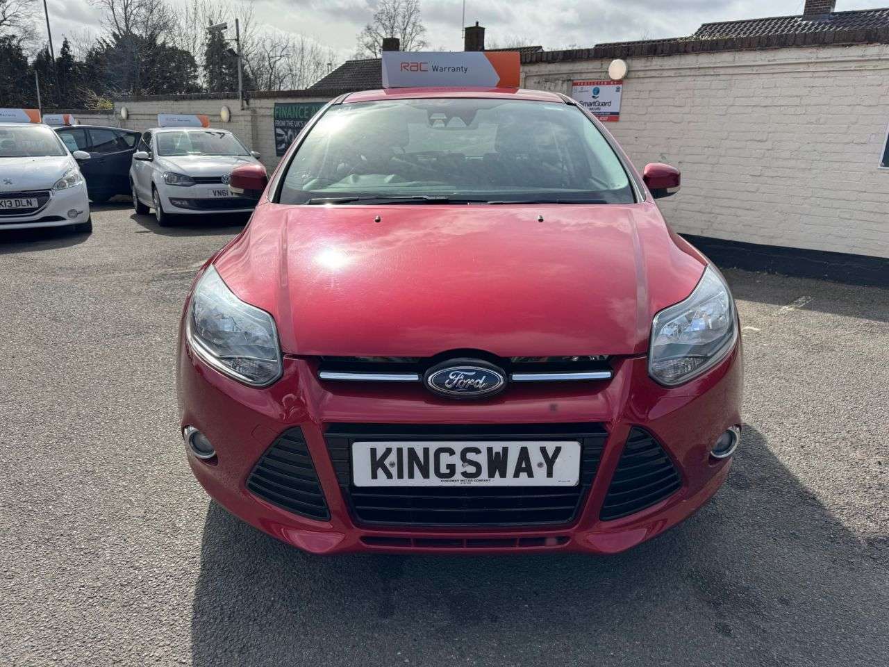 A 2011 FORD FOCUS 1.6 Titanium Hatchback 5dr Petrol Manual Euro 5 (125 ps) A 2011 FORD FOCUS 1.6 Titanium Hatchback 5dr Petrol Manual Euro 5 (125 ps)