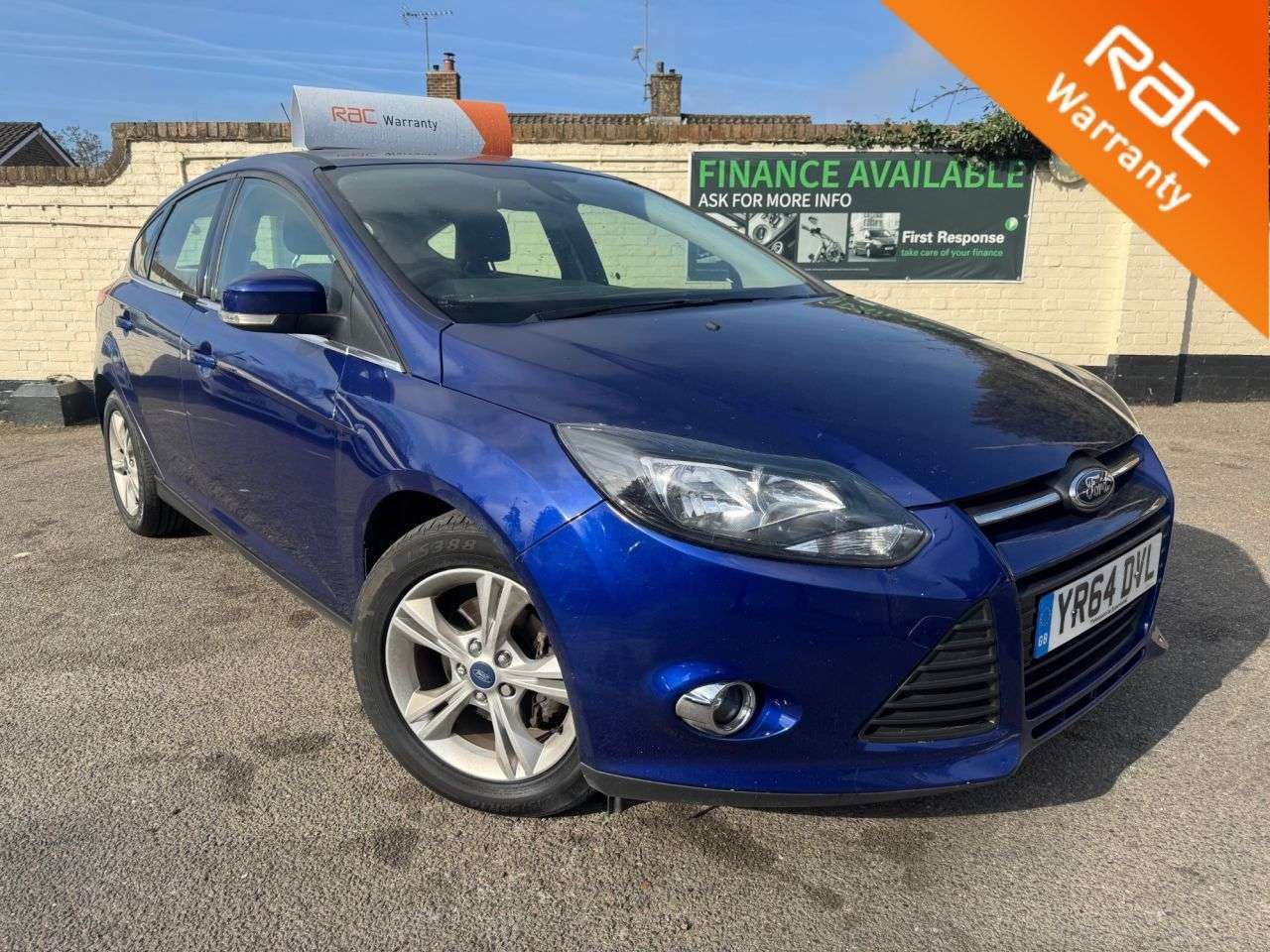 A 2014 FORD FOCUS 1.6 Zetec Hatchback 5dr Petrol Manual Euro 5 (105 ps) A 2014 FORD FOCUS 1.6 Zetec Hatchback 5dr Petrol Manual Euro 5 (105 ps)