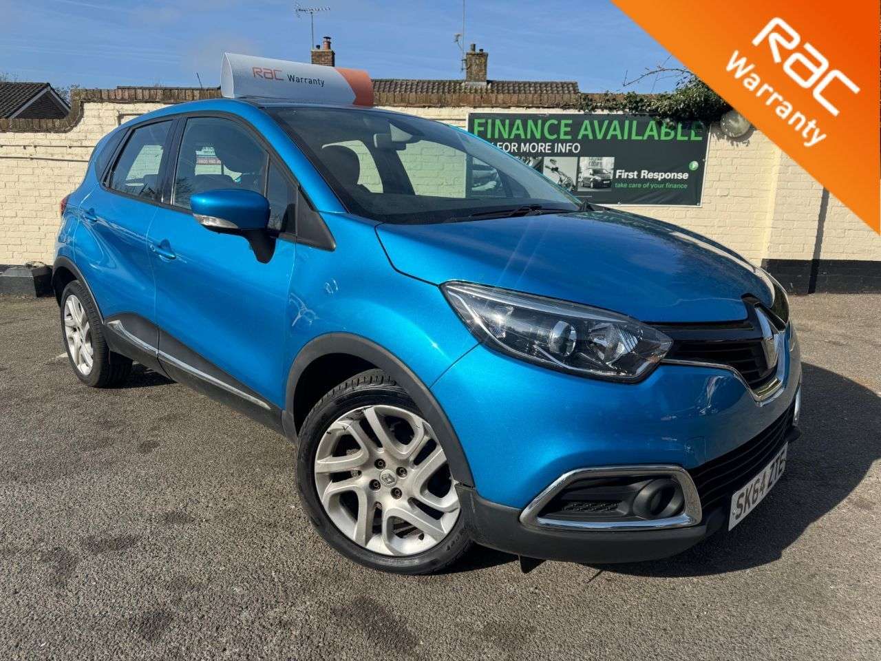 A 2014 RENAULT CAPTUR 0.9 TCe ENERGY Dynamique MediaNav SUV 5dr Petrol Manual Euro 5 (s/s) (90 ps A 2014 RENAULT CAPTUR 0.9 TCe ENERGY Dynamique MediaNav SUV 5dr Petrol Manual Euro 5 (s/s) (90 ps