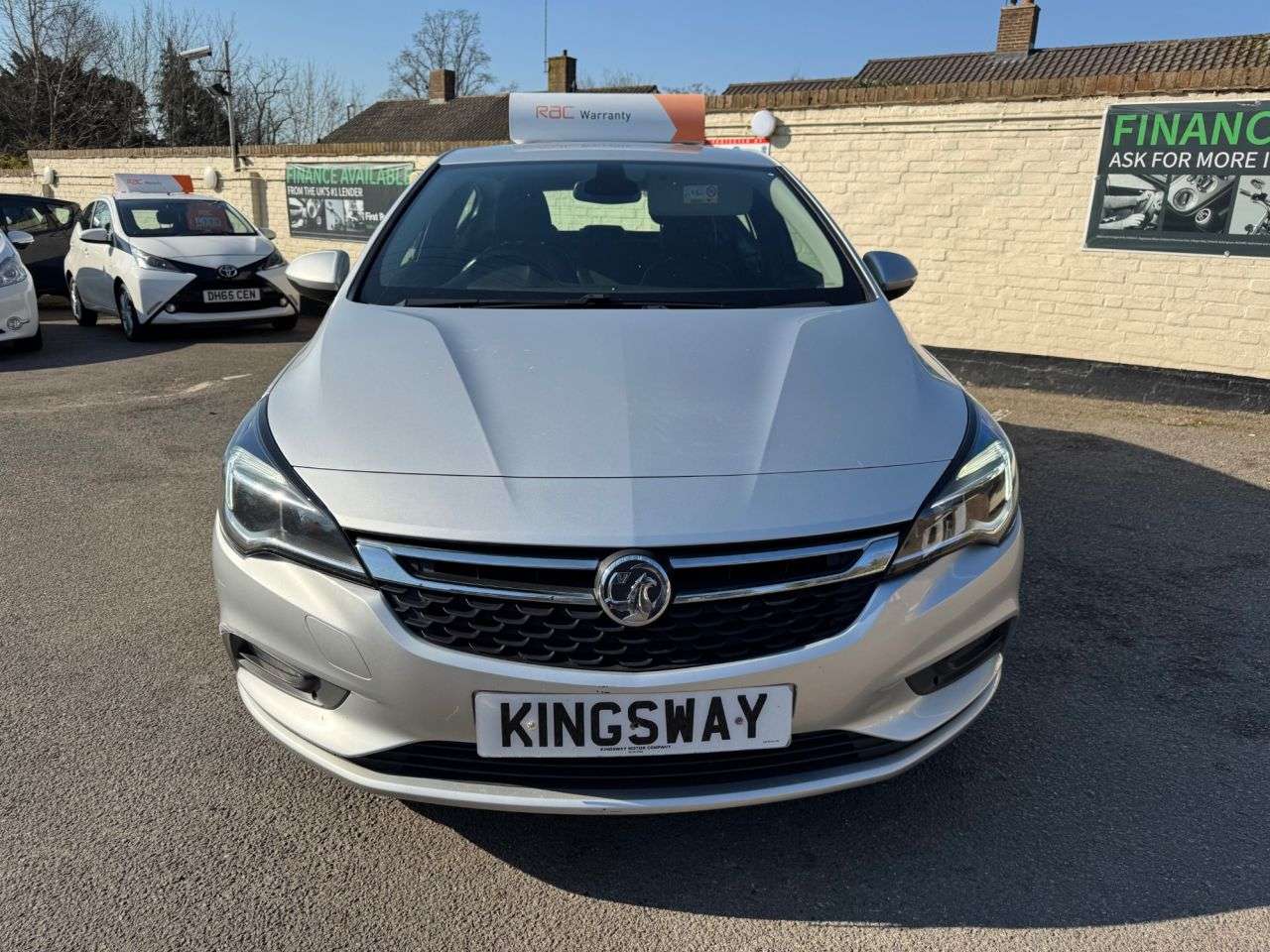 A 2016 VAUXHALL ASTRA 1.6 CDTi BlueInjection Elite Nav Hatchback 5dr Diesel Manual Euro 6 (s/s) ( A 2016 VAUXHALL ASTRA 1.6 CDTi BlueInjection Elite Nav Hatchback 5dr Diesel Manual Euro 6 (s/s) (