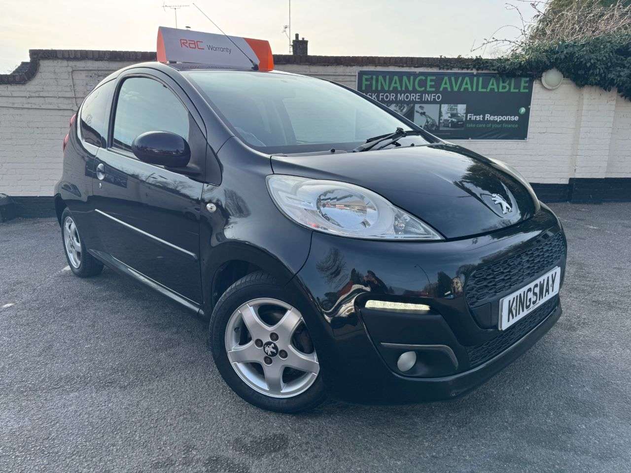 A 2014 PEUGEOT 107 1.0 12V Allure Hatchback 3dr Petrol Manual Euro 5 (68 ps) A 2014 PEUGEOT 107 1.0 12V Allure Hatchback 3dr Petrol Manual Euro 5 (68 ps)