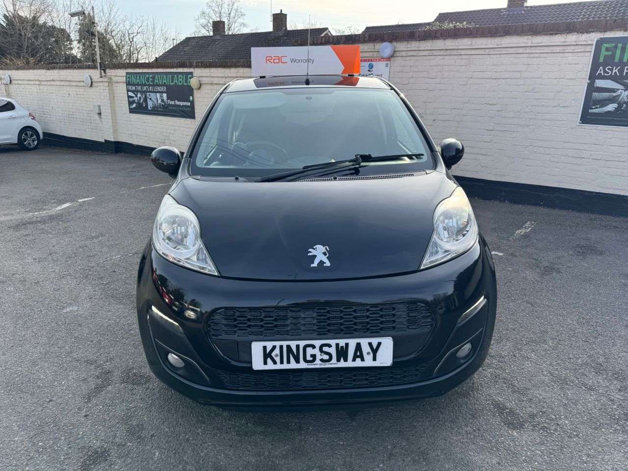 A 2014 PEUGEOT 107 1.0 12V Allure Hatchback 3dr Petrol Manual Euro 5 (68 ps) A 2014 PEUGEOT 107 1.0 12V Allure Hatchback 3dr Petrol Manual Euro 5 (68 ps)