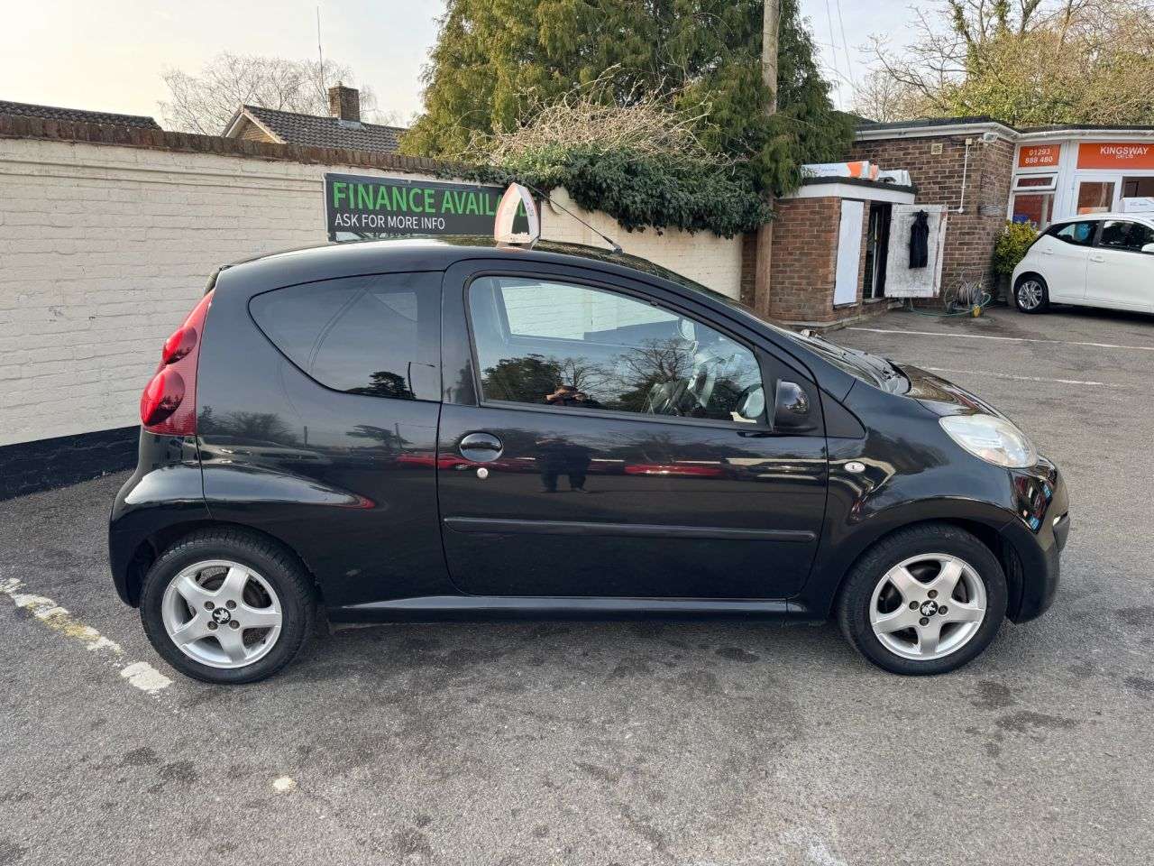 2014 PEUGEOT 107 2014 PEUGEOT 107