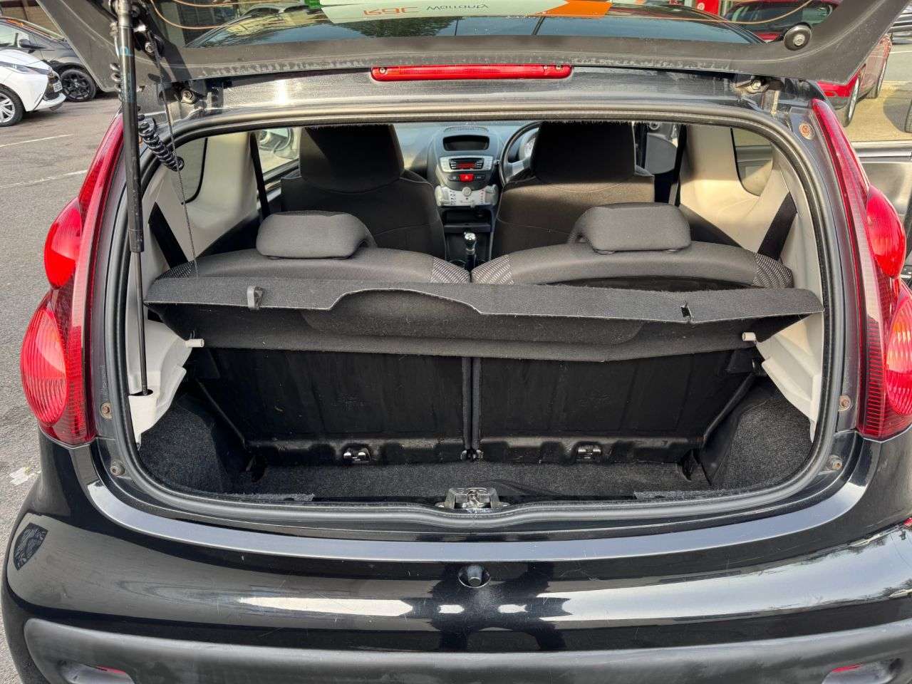 2014 PEUGEOT 107 2014 PEUGEOT 107