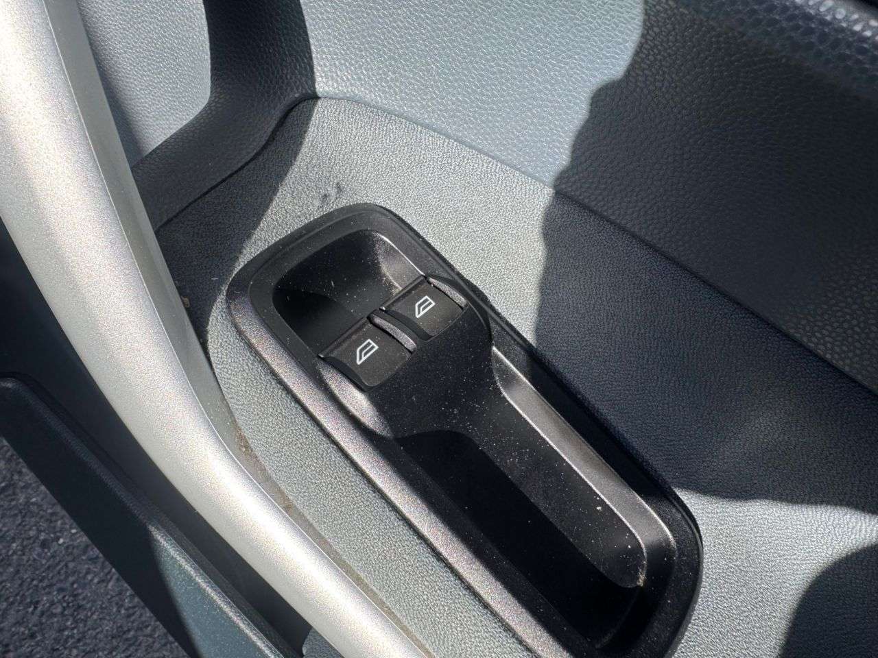 2011 FORD FIESTA 2011 FORD FIESTA