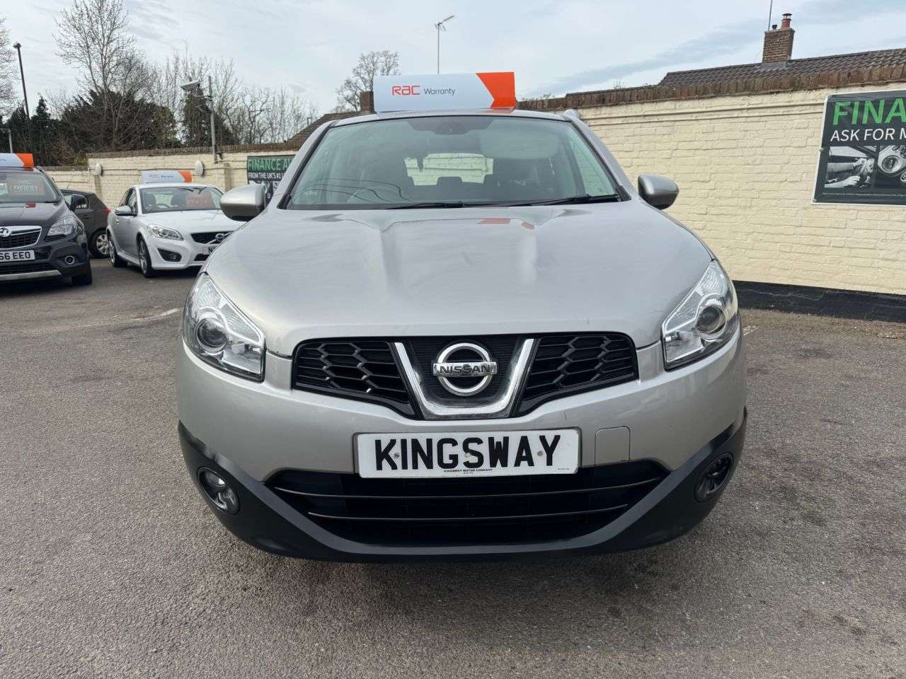 A 2012 NISSAN QASHQAI 1.6 Acenta SUV 5dr Petrol Manual 2WD Euro 5 (s/s) (117 ps) A 2012 NISSAN QASHQAI 1.6 Acenta SUV 5dr Petrol Manual 2WD Euro 5 (s/s) (117 ps)