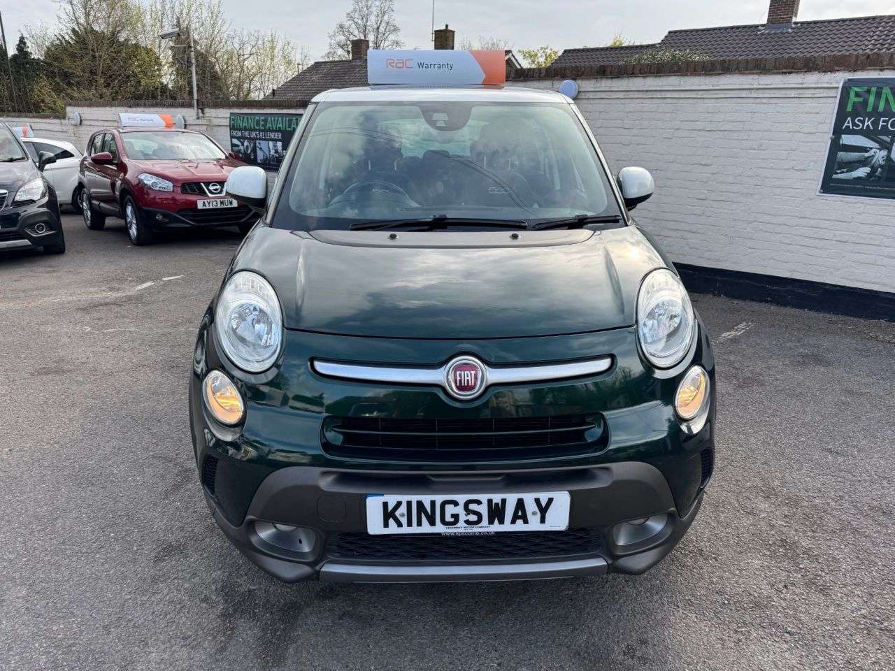 A 2014 FIAT 500L 0.9 TwinAir Trekking MPV 5dr Petrol Manual Euro 6 (s/s) (105 ps) A 2014 FIAT 500L 0.9 TwinAir Trekking MPV 5dr Petrol Manual Euro 6 (s/s) (105 ps)