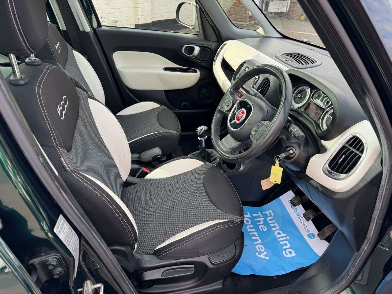 2014 FIAT 500L 2014 FIAT 500L