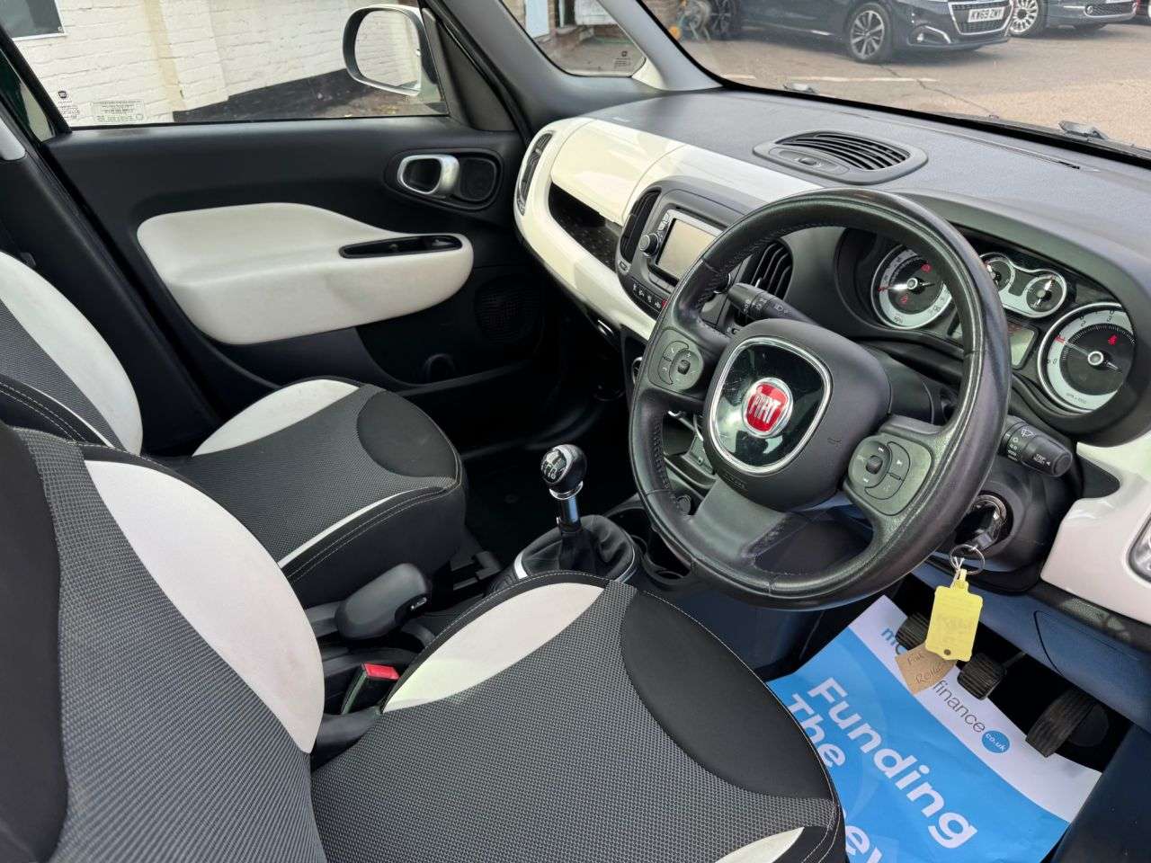 2014 FIAT 500L 2014 FIAT 500L