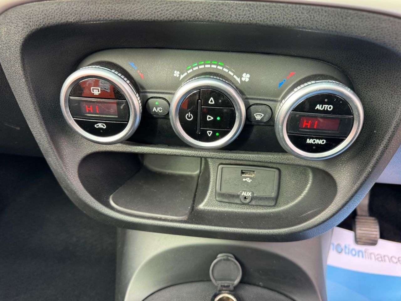 2014 FIAT 500L 2014 FIAT 500L