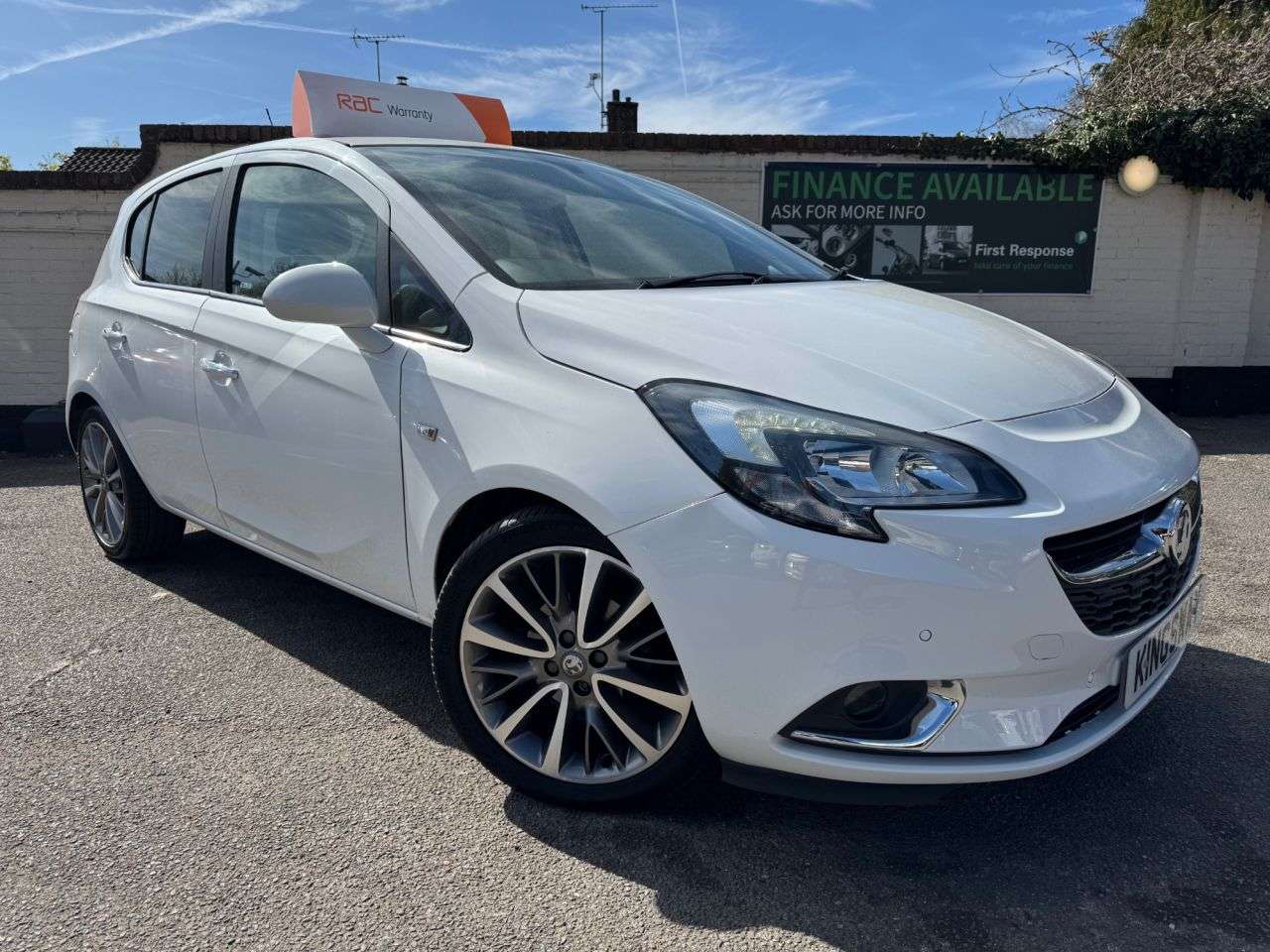 A 2017 VAUXHALL CORSA 1.4i ecoFLEX Diamond Hatchback 5dr Petrol Manual Euro 6 (90 ps) A 2017 VAUXHALL CORSA 1.4i ecoFLEX Diamond Hatchback 5dr Petrol Manual Euro 6 (90 ps)