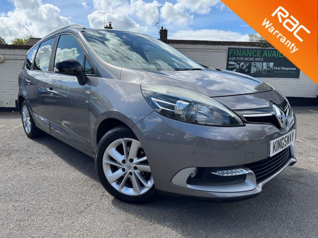 A 2014 RENAULT GRAND SCENIC 1.5 dCi ENERGY Limited MPV 5dr Diesel Manual Euro 5 (s/s) (110 ps) 6 MONTHS A 2014 RENAULT GRAND SCENIC 1.5 dCi ENERGY Limited MPV 5dr Diesel Manual Euro 5 (s/s) (110 ps) 6 MONTHS