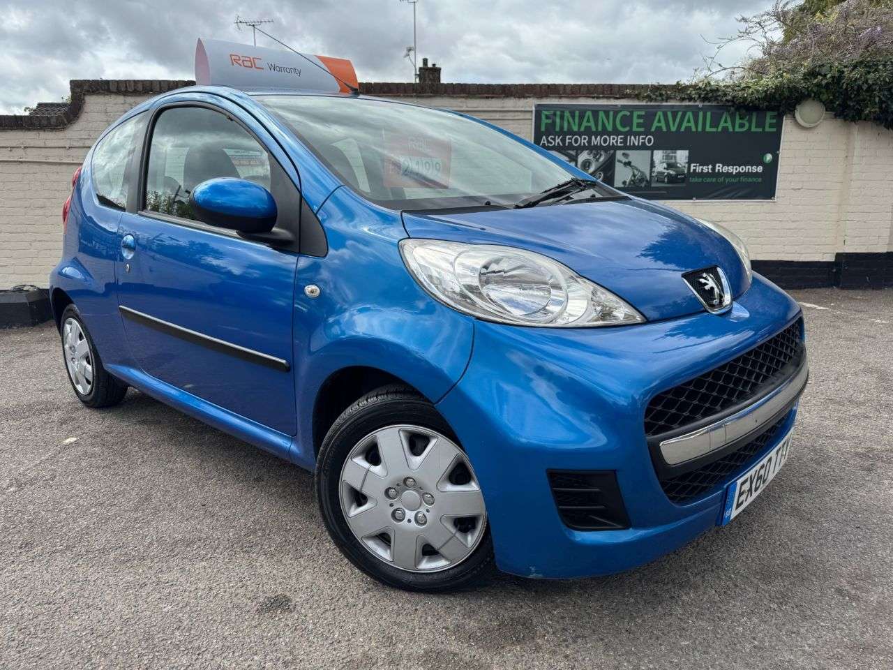 A 2010 PEUGEOT 107 1.0 12V Urban Hatchback 3dr Petrol Manual Euro 4 (68 ps) A 2010 PEUGEOT 107 1.0 12V Urban Hatchback 3dr Petrol Manual Euro 4 (68 ps)