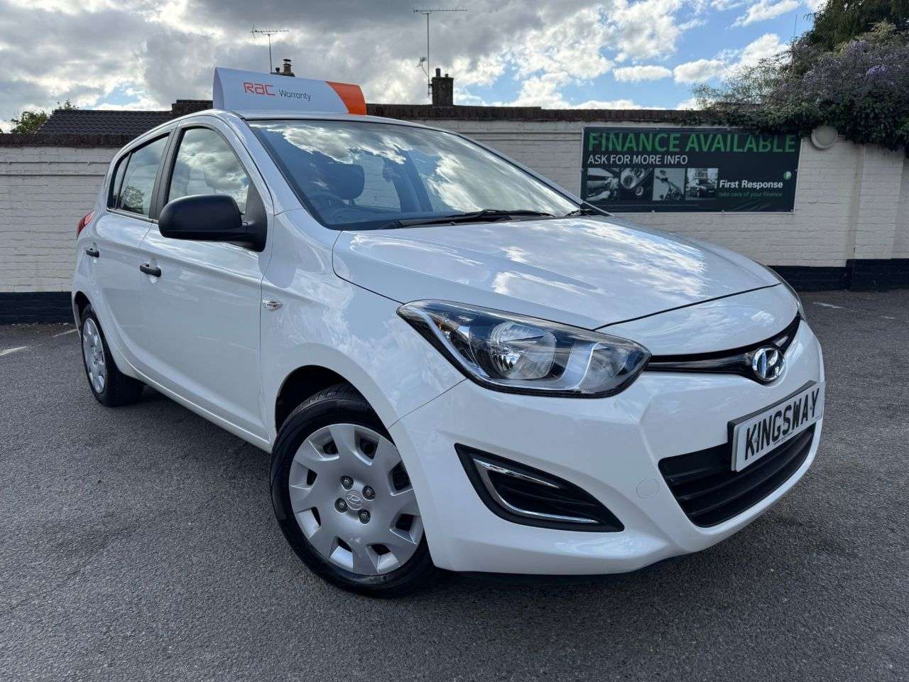 A 2012 HYUNDAI I20 1.2 Classic Hatchback 5dr Petrol Manual Euro 5 (85 bhp) 6 MONTHS RAC WARRAN A 2012 HYUNDAI I20 1.2 Classic Hatchback 5dr Petrol Manual Euro 5 (85 bhp) 6 MONTHS RAC WARRAN