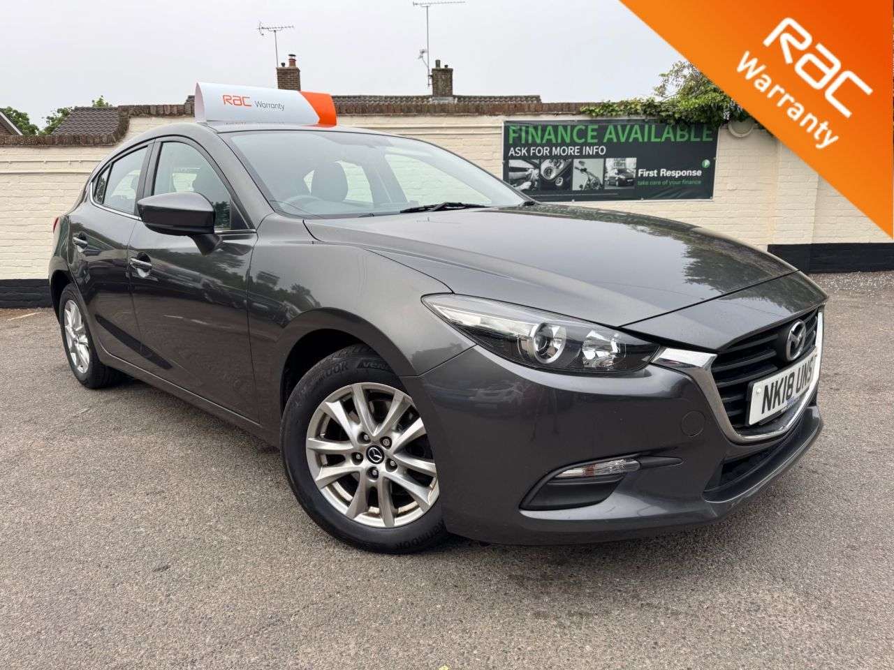 A 2018 MAZDA MAZDA3 2.0 SKYACTIV-G SE Nav Hatchback 5dr Petrol Manual Euro 6 (s/s) (121 ps) 6 M A 2018 MAZDA MAZDA3 2.0 SKYACTIV-G SE Nav Hatchback 5dr Petrol Manual Euro 6 (s/s) (121 ps) 6 M