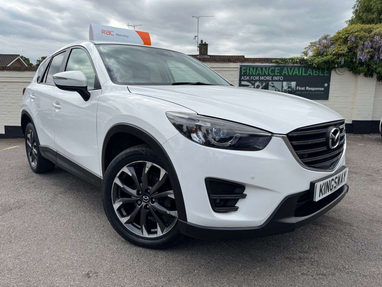 A 2017 MAZDA CX-5 2.2 SKYACTIV-D Sport Nav SUV 5dr Diesel Manual Euro 6 (s/s) (150 ps) 6 MONT A 2017 MAZDA CX-5 2.2 SKYACTIV-D Sport Nav SUV 5dr Diesel Manual Euro 6 (s/s) (150 ps) 6 MONT