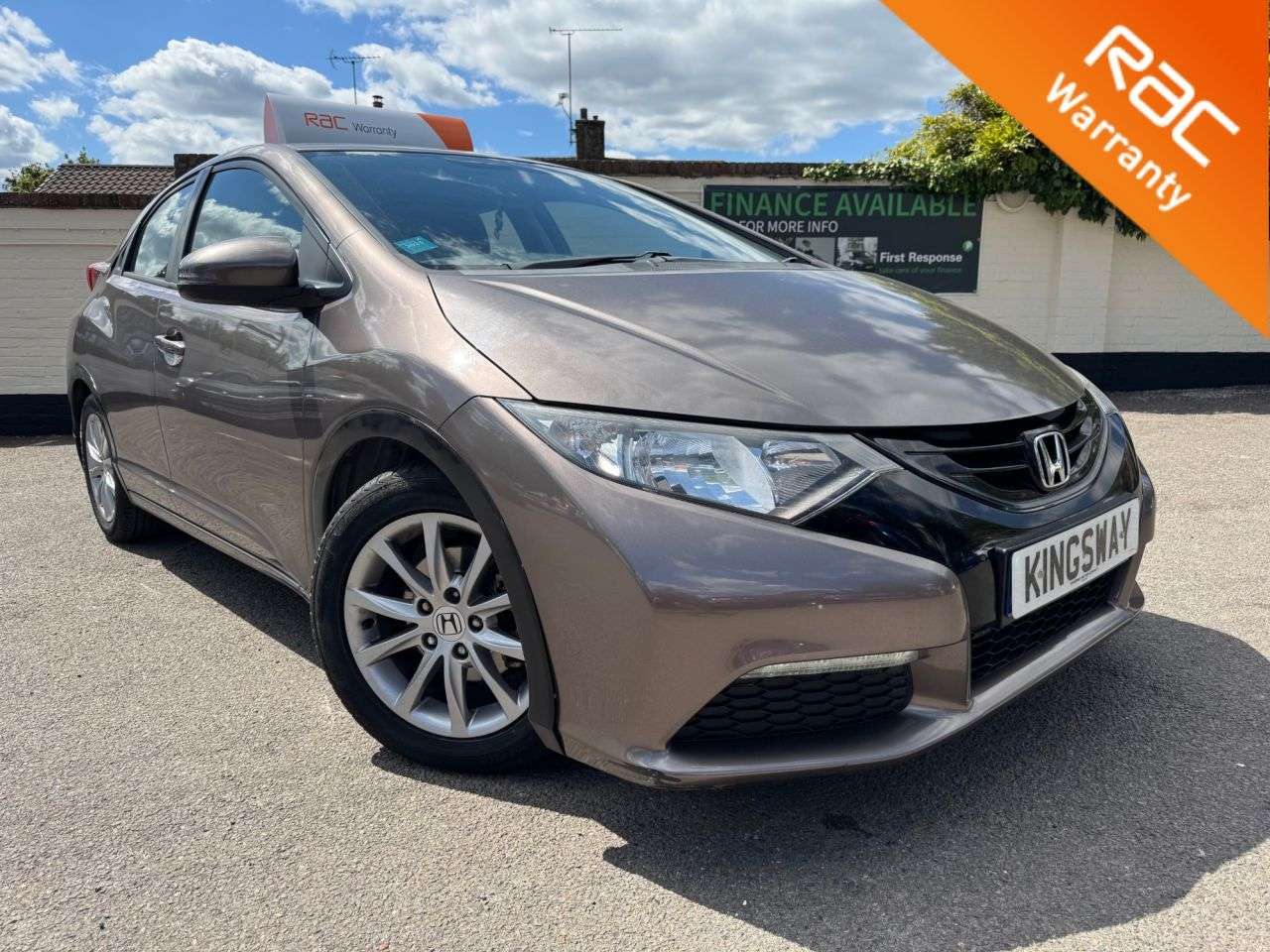 A 2014 HONDA CIVIC 1.8 i-VTEC S Hatchback 5dr Petrol Manual Euro 5 (s/s) (142 ps) A 2014 HONDA CIVIC 1.8 i-VTEC S Hatchback 5dr Petrol Manual Euro 5 (s/s) (142 ps)