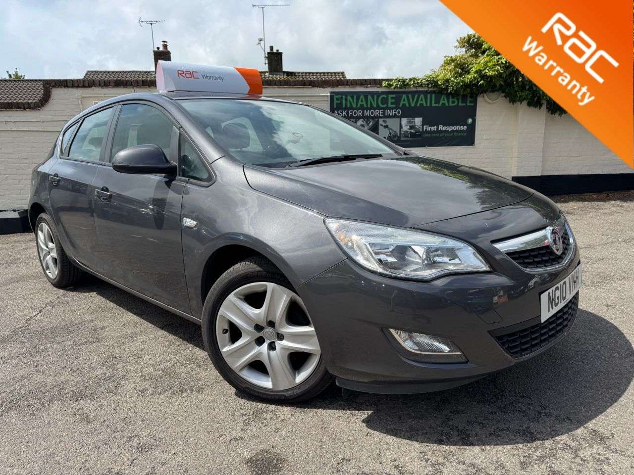 A 2010 VAUXHALL ASTRA 1.4 16v Exclusiv Hatchback 5dr Petrol Manual Euro 5 (100 ps) 6 MONTHS RAC W A 2010 VAUXHALL ASTRA 1.4 16v Exclusiv Hatchback 5dr Petrol Manual Euro 5 (100 ps) 6 MONTHS RAC W