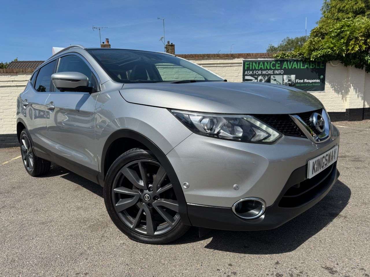 A 2017 NISSAN QASHQAI 1.5 dCi Tekna SUV 5dr Diesel Manual 2WD Euro 6 (s/s) (110 ps) 6 MONTHS RAC A 2017 NISSAN QASHQAI 1.5 dCi Tekna SUV 5dr Diesel Manual 2WD Euro 6 (s/s) (110 ps) 6 MONTHS RAC