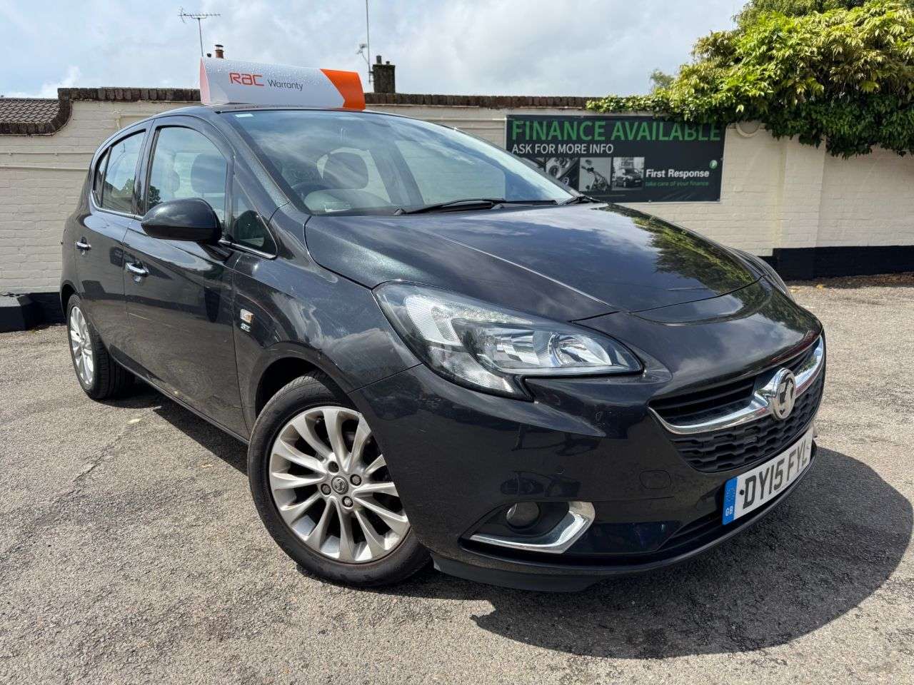 A 2015 VAUXHALL CORSA 1.2i SE Hatchback 5dr Petrol Manual Euro 6 (70 ps) 6 MONTHS RAC WARRANTY IN A 2015 VAUXHALL CORSA 1.2i SE Hatchback 5dr Petrol Manual Euro 6 (70 ps) 6 MONTHS RAC WARRANTY IN