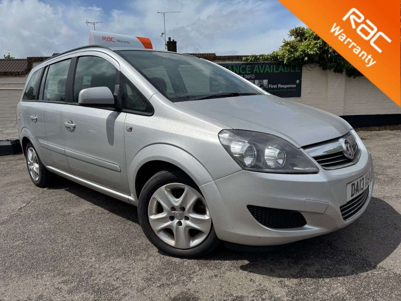 A 2013 VAUXHALL ZAFIRA 1.6 16V Exclusiv MPV 5dr Petrol Manual Euro 5 (115 ps) 6 MONTHS RAC WARRANT A 2013 VAUXHALL ZAFIRA 1.6 16V Exclusiv MPV 5dr Petrol Manual Euro 5 (115 ps) 6 MONTHS RAC WARRANT