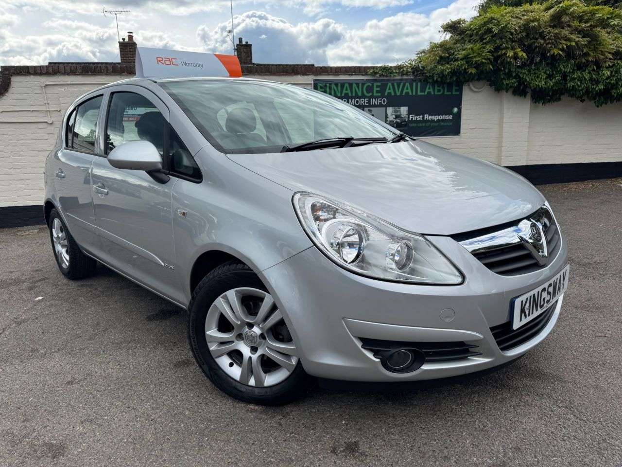 A 2007 VAUXHALL CORSA 1.4i 16v Club Hatchback 5dr Petrol Manual (142 g/km, 89 bhp) A 2007 VAUXHALL CORSA 1.4i 16v Club Hatchback 5dr Petrol Manual (142 g/km, 89 bhp)