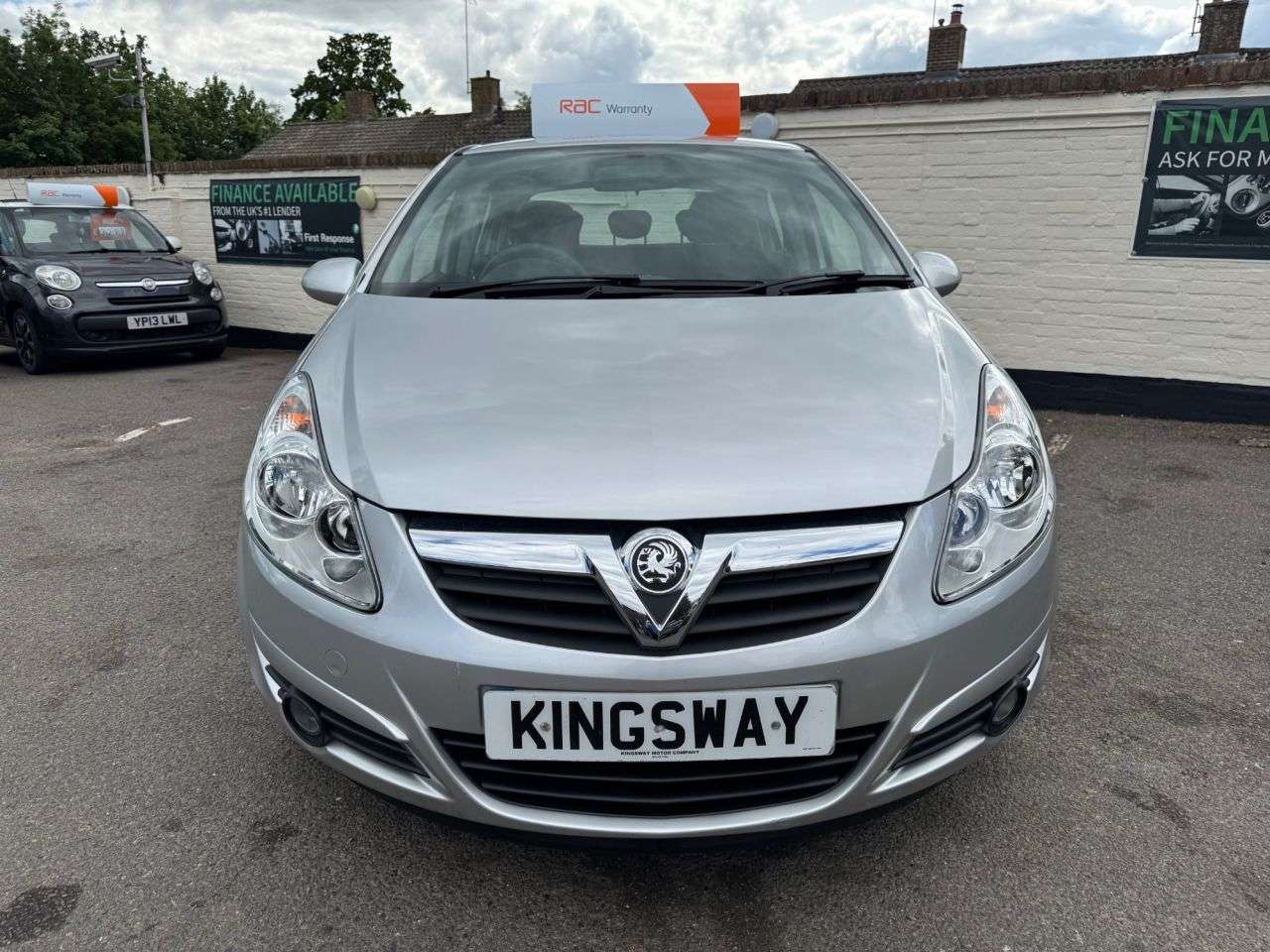 A 2007 VAUXHALL CORSA 1.4i 16v Club Hatchback 5dr Petrol Manual (142 g/km, 89 bhp) A 2007 VAUXHALL CORSA 1.4i 16v Club Hatchback 5dr Petrol Manual (142 g/km, 89 bhp)