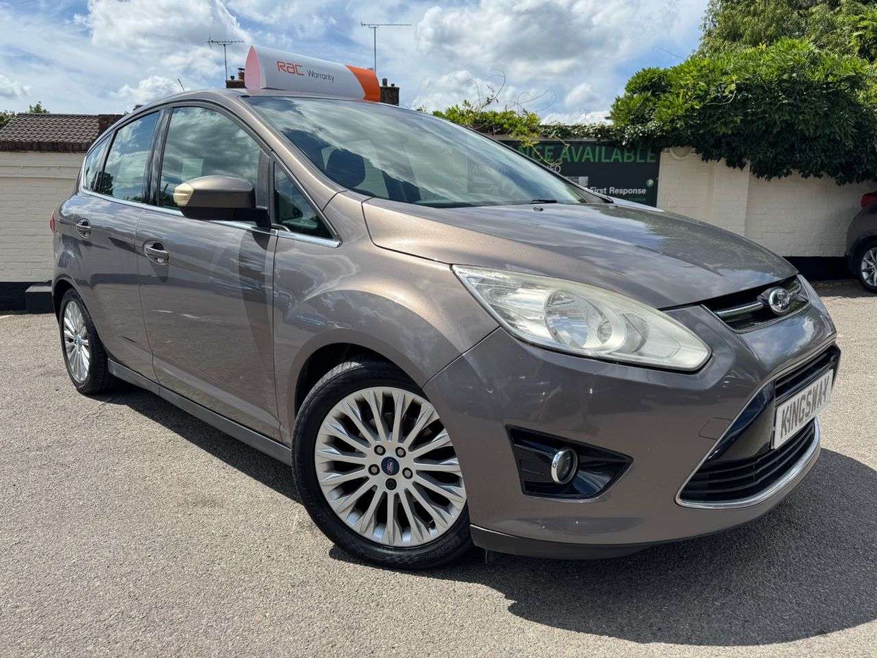 A 2011 FORD C-MAX 1.6 TDCi Titanium MPV 5dr Diesel Manual Euro 5 (115 ps) A 2011 FORD C-MAX 1.6 TDCi Titanium MPV 5dr Diesel Manual Euro 5 (115 ps)
