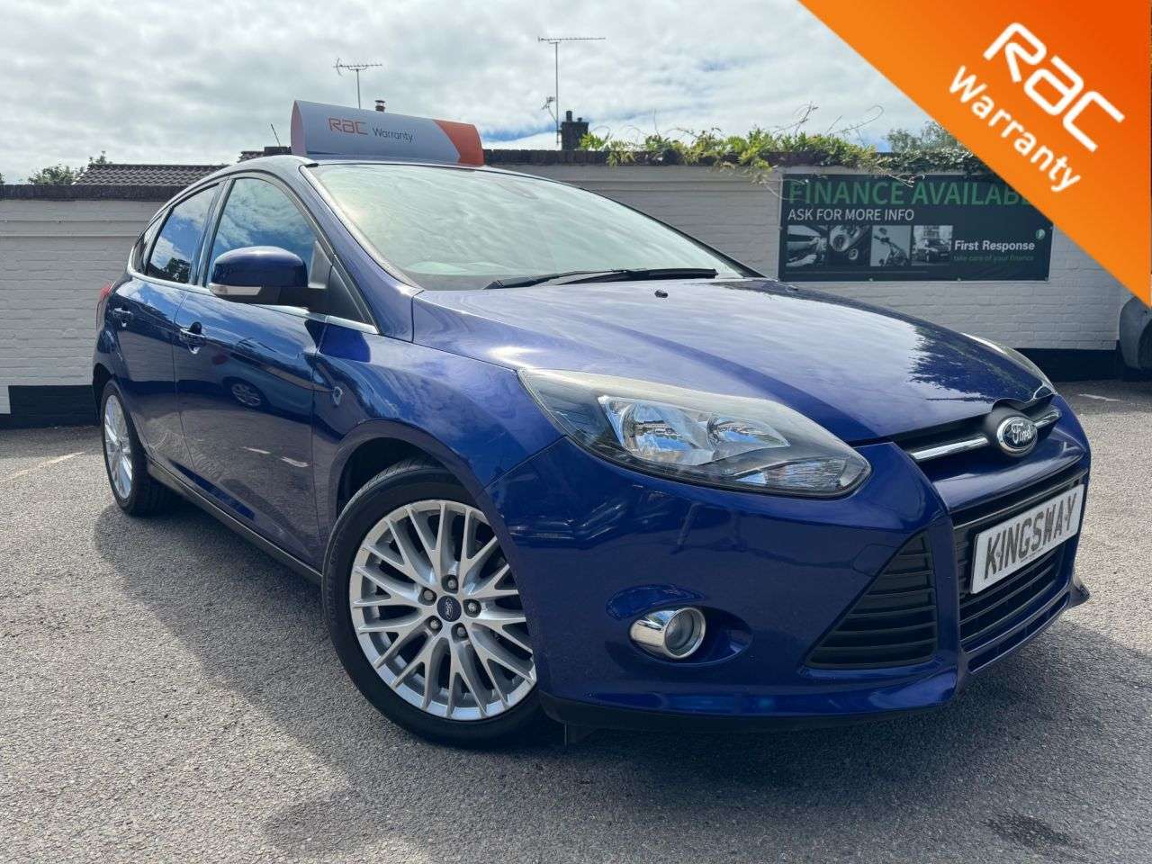 A 2014 FORD FOCUS 1.6 TDCi Zetec Hatchback 5dr Diesel Manual Euro 5 (s/s) (115 ps) 6 MONTHS R A 2014 FORD FOCUS 1.6 TDCi Zetec Hatchback 5dr Diesel Manual Euro 5 (s/s) (115 ps) 6 MONTHS R
