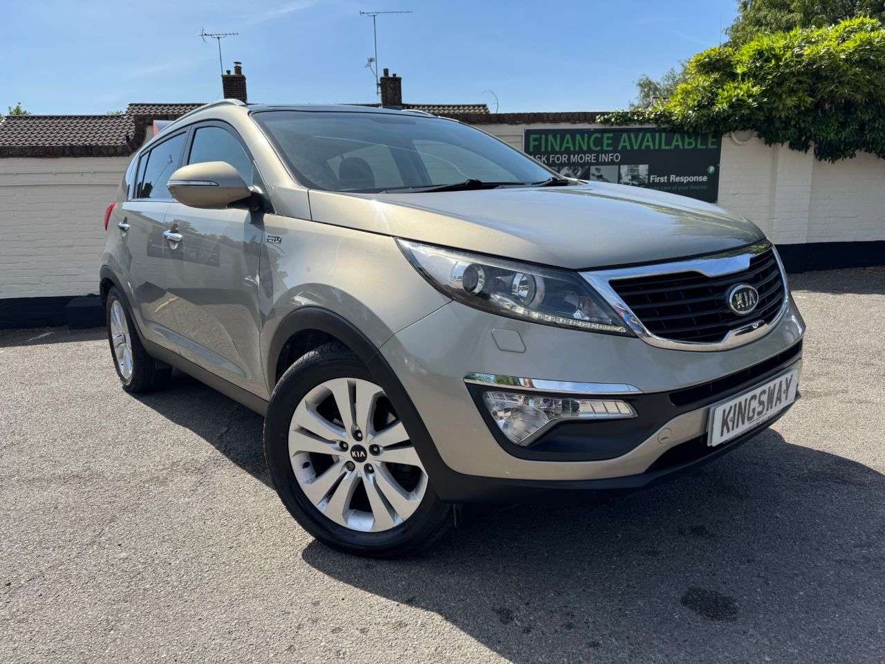 A 2012 KIA SPORTAGE 2.0 CRDi KX-3 SUV 5dr Diesel Auto AWD Euro 5 (134 bhp) A 2012 KIA SPORTAGE 2.0 CRDi KX-3 SUV 5dr Diesel Auto AWD Euro 5 (134 bhp)