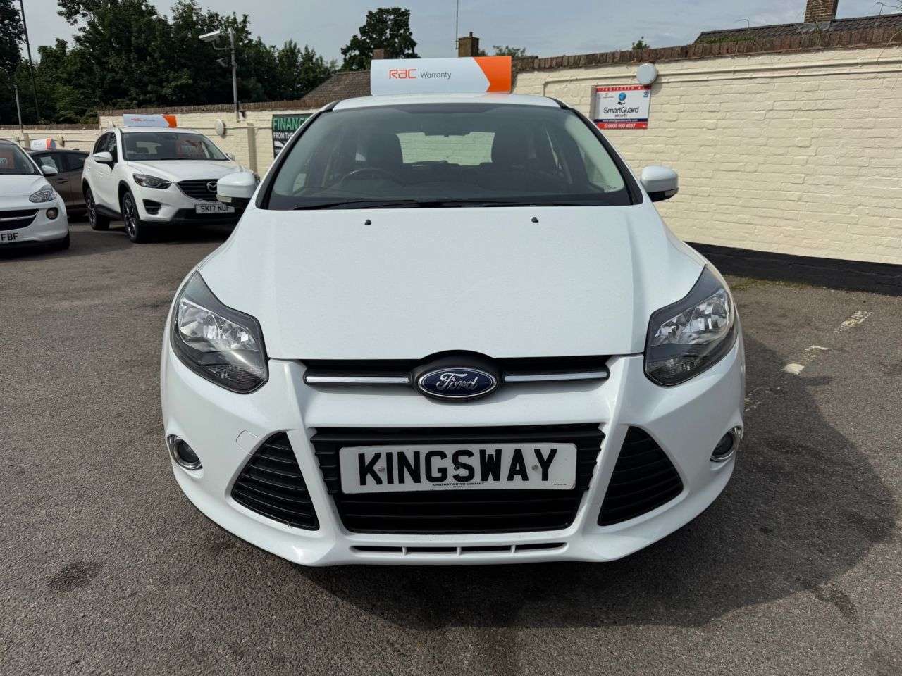 A 2012 FORD FOCUS 1.6 Zetec Hatchback 5dr Petrol Manual Euro 5 (105 ps) 6 MONTHS RAC WARRANTY A 2012 FORD FOCUS 1.6 Zetec Hatchback 5dr Petrol Manual Euro 5 (105 ps) 6 MONTHS RAC WARRANTY