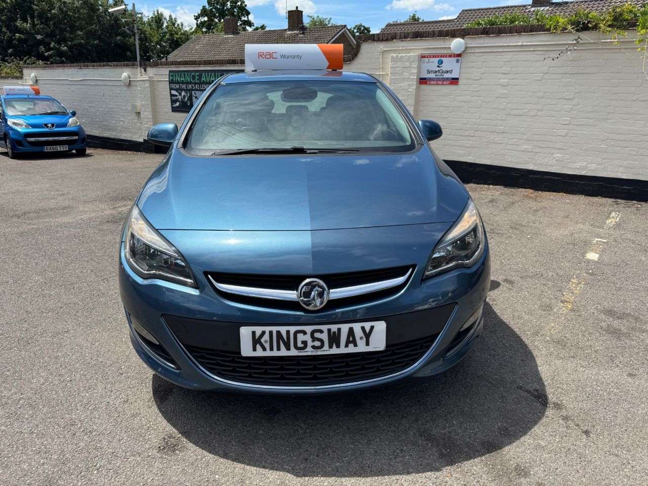 A 2014 VAUXHALL ASTRA 1.6 16v Elite Hatchback 5dr Petrol Manual Euro 5 (115 ps) 6 MONTHS RAC WARR A 2014 VAUXHALL ASTRA 1.6 16v Elite Hatchback 5dr Petrol Manual Euro 5 (115 ps) 6 MONTHS RAC WARR