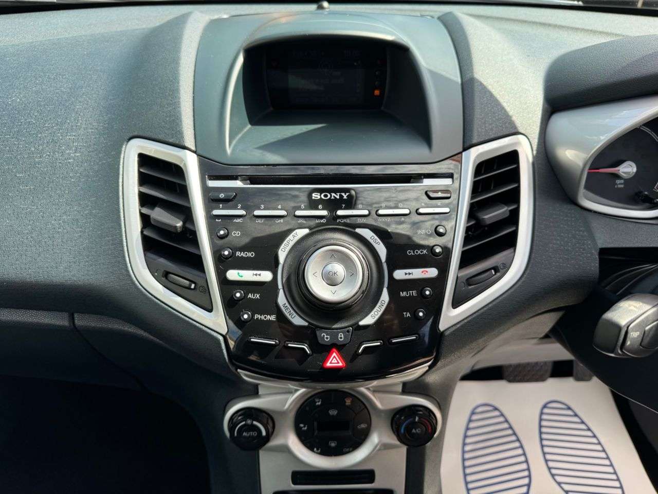 2011 FORD FIESTA 2011 FORD FIESTA