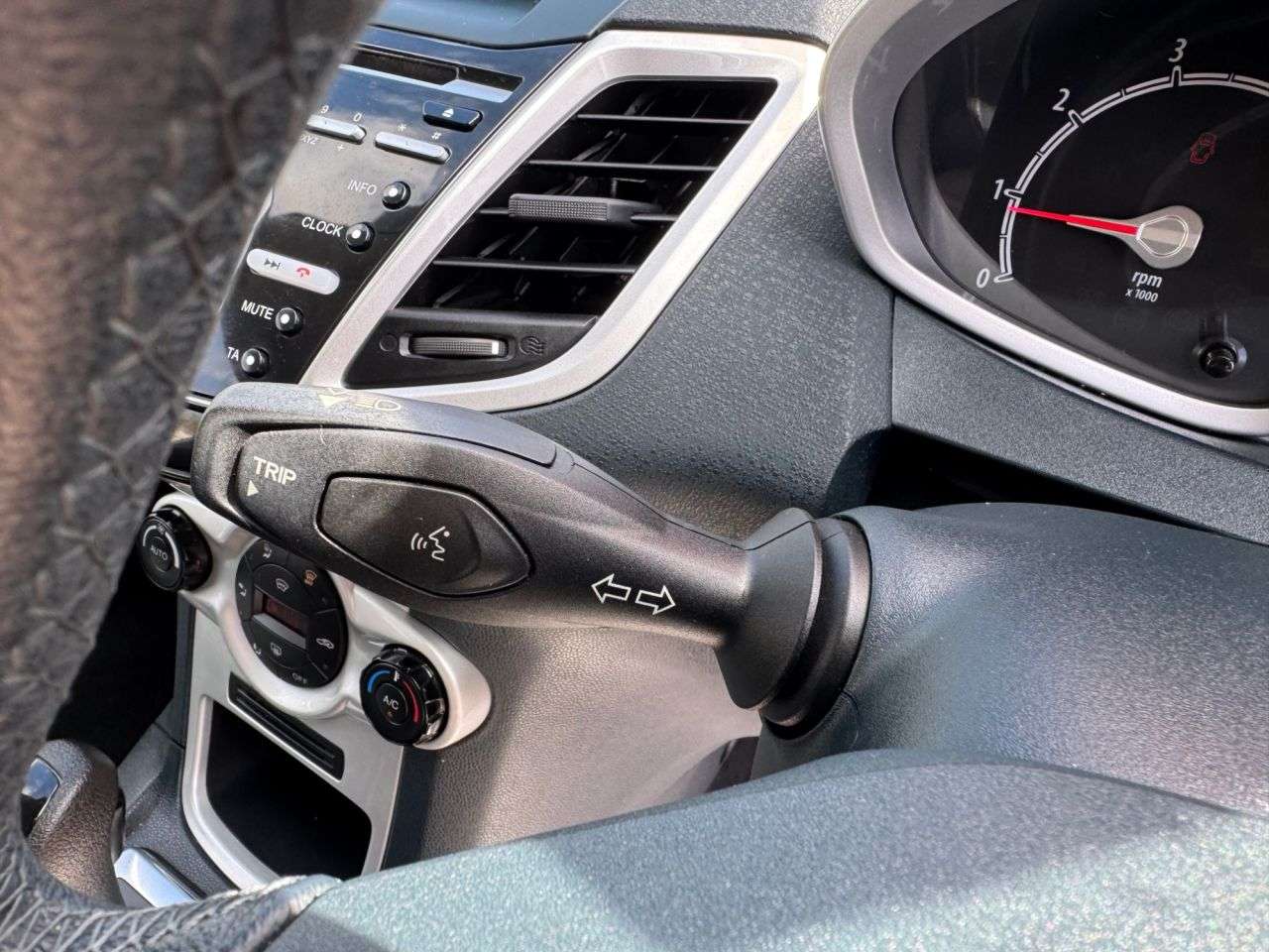 2011 FORD FIESTA 2011 FORD FIESTA